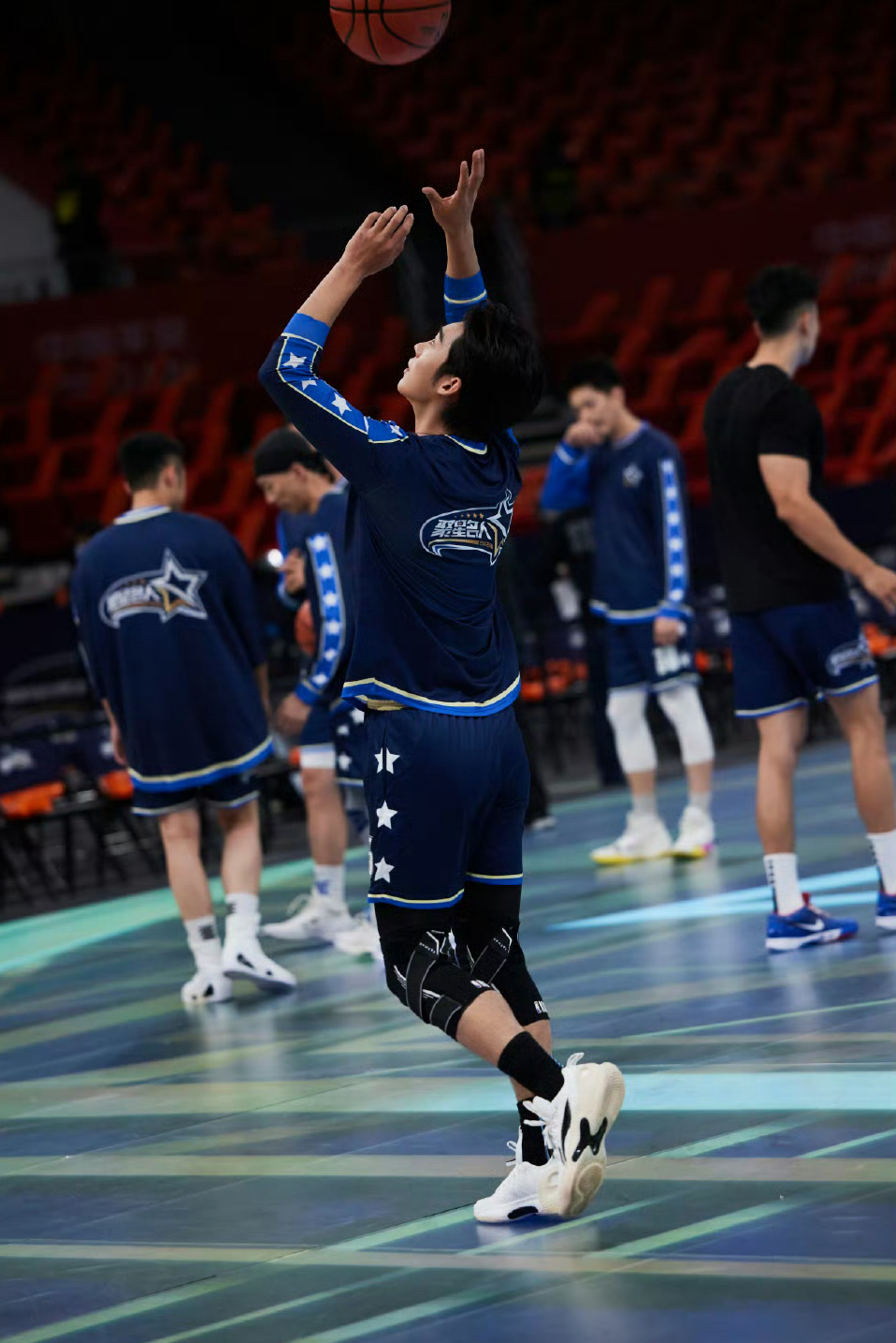 关于篮球比赛中球员展现出无与伦比的才华的信息