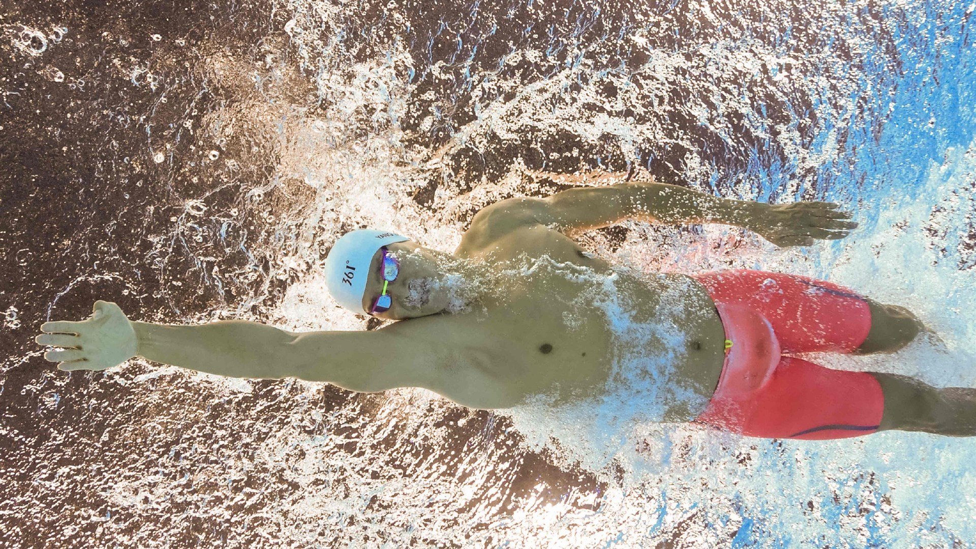 突尼斯对阵喀麦隆，奥亚尔萨瓦尔表现堪称教科书