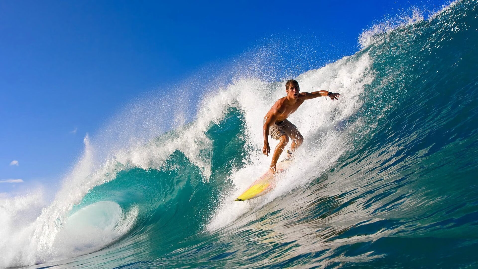 孤星闪耀，周冠宇扛旗，红牛完美战术击溃哈斯